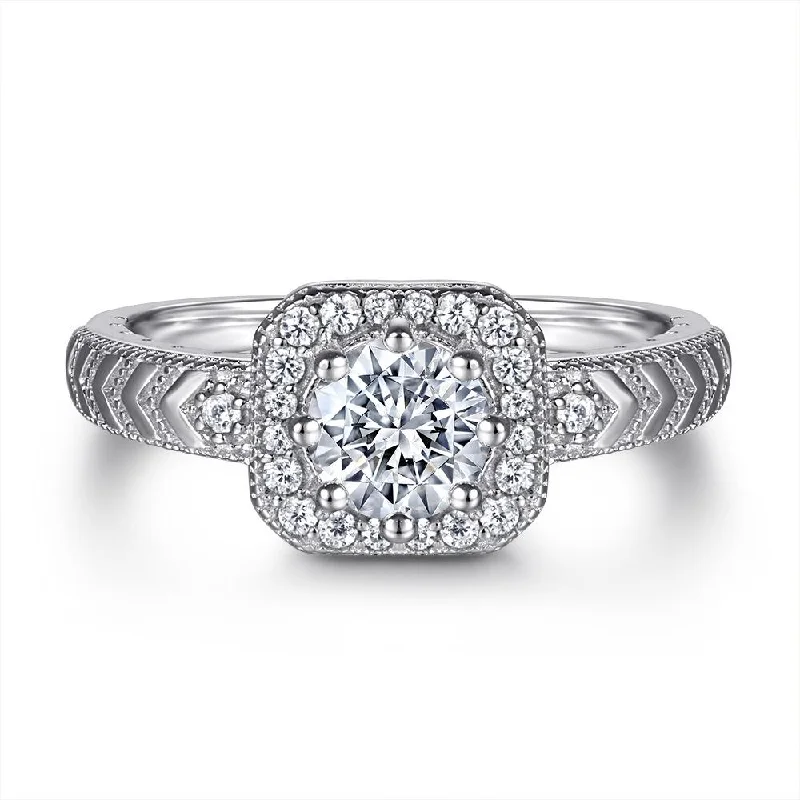 Round Cut Halo Engagement Ring