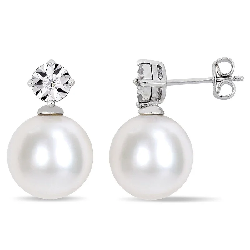 Miadora Sterling Silver Cultured Freshwater Pearl and Diamond Drop Earrings (7.5-8mm)