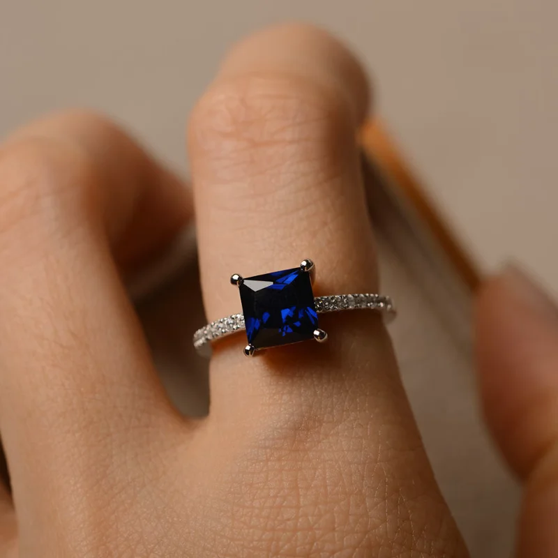 Anta Najm Hayati Sapphire Ring